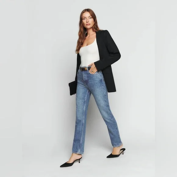 Classic Blue Women's Petite Jeans - Picture 3 of 8